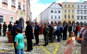 Účastníci pietního aktu