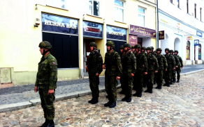 Čestná stráž na Náměstí míru